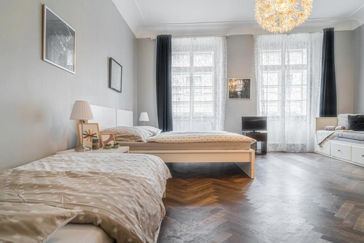 Ferienwohnung Bright Studio Close To Charles Bridge And Prague Castle Exterior foto