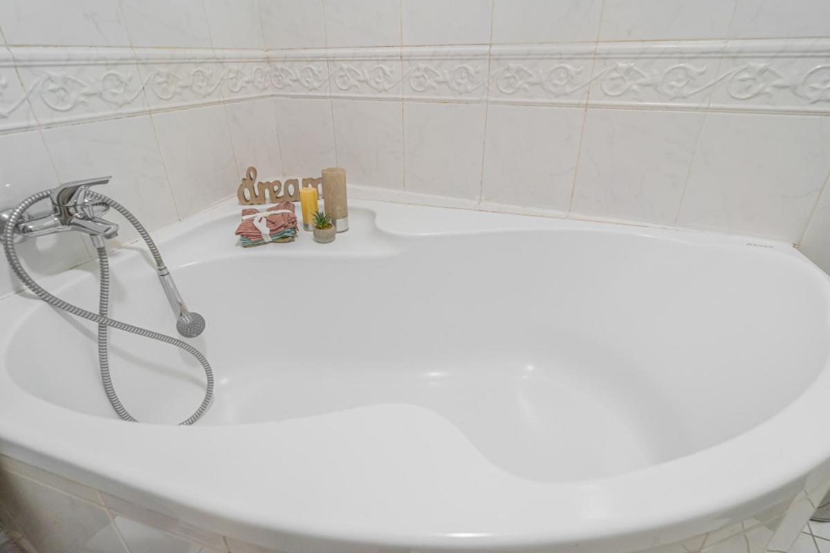 Ferienwohnung Bright Studio Close To Charles Bridge And Prague Castle Exterior foto